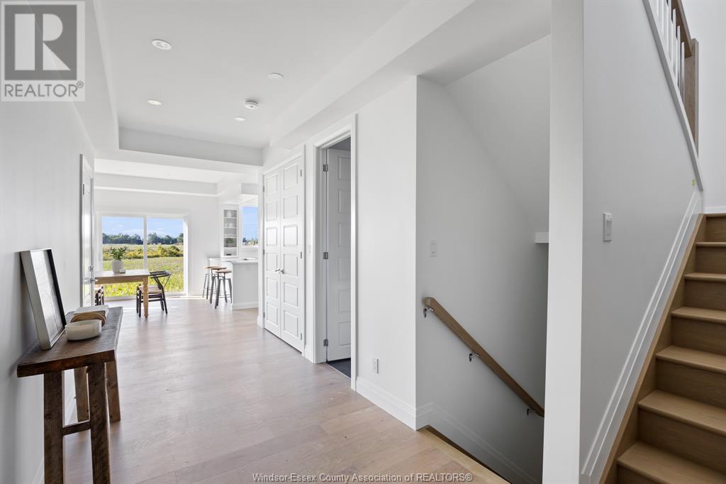 Photo 2 of 116 Bear Street, Essex ON