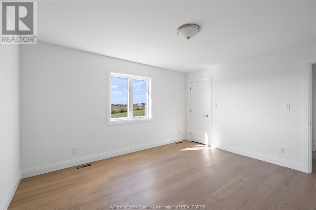 Photo 27 of 116 Bear Street, Essex ON
