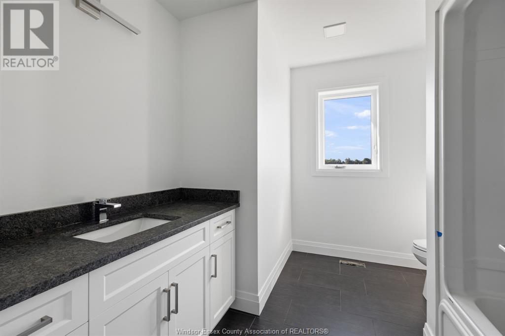 Photo 28 of 116 Bear Street, Essex ON