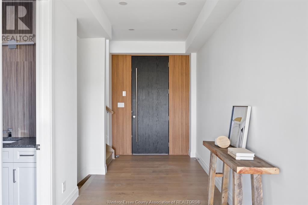 Photo 3 of 116 Bear Street, Essex ON