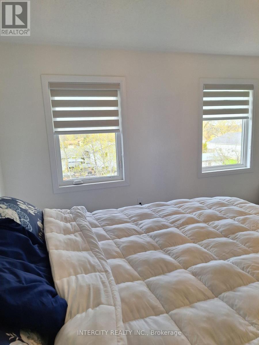 Photo 16 of 343 Quebec Street, Clearview ON