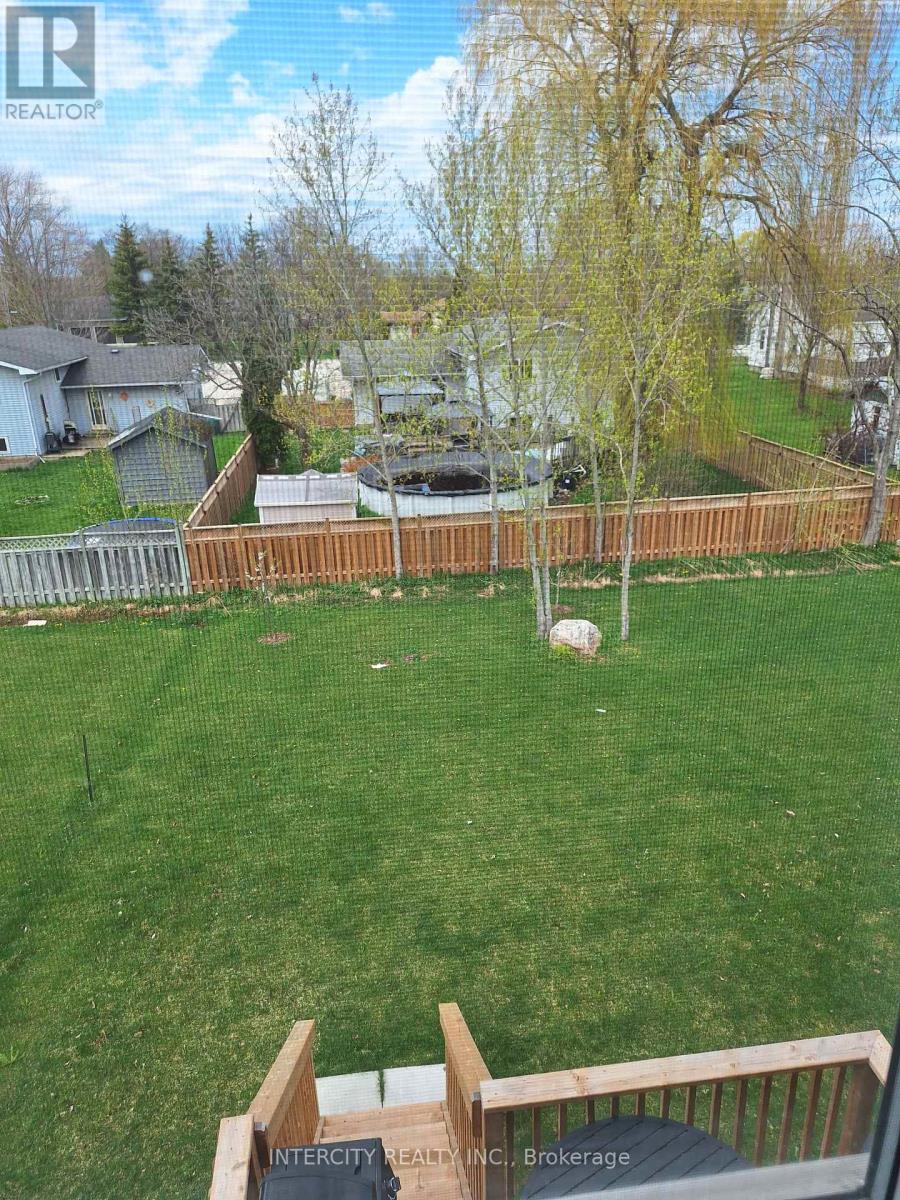 Photo 7 of 343 Quebec Street, Clearview ON