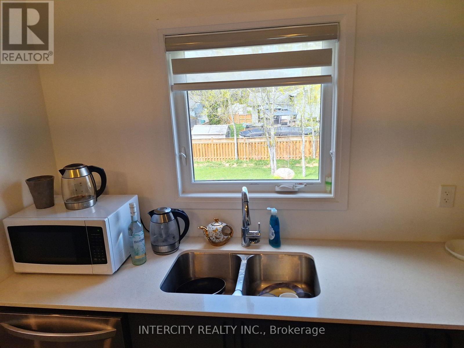 Photo 15 of 343 Quebec Street, Clearview ON