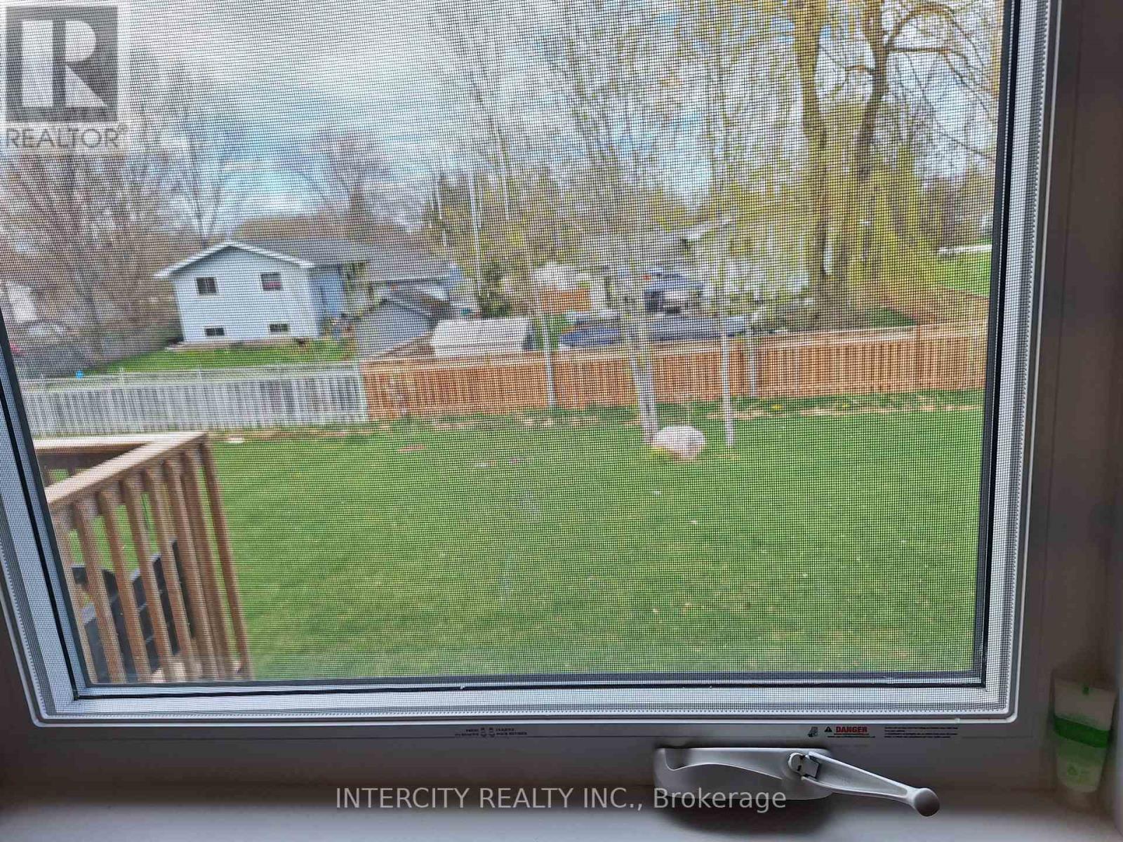 Photo 11 of 343 Quebec Street, Clearview ON