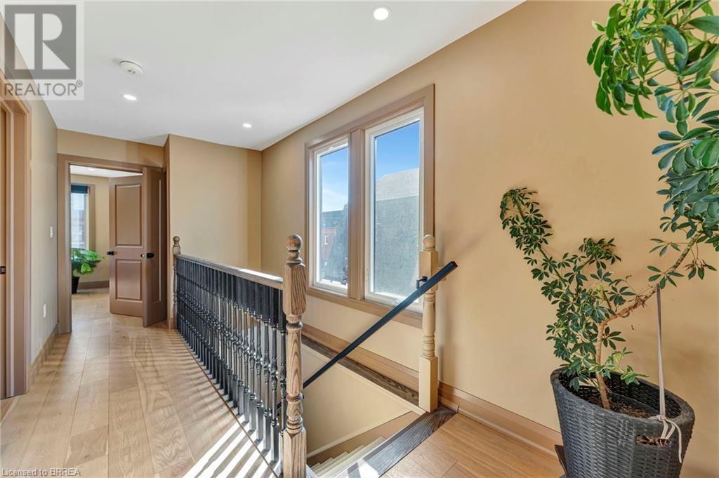 Photo 22 of 74 Lynnwood Avenue, Simcoe ON