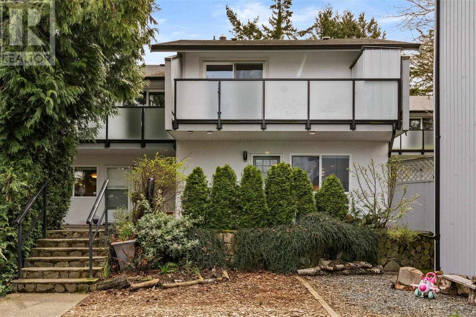 12 3230 Rutledge Street, Saanich