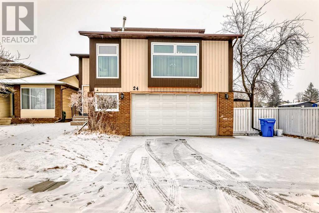 Single Family House 4 Level for Sale in  Whiteram Gate NE Whitehorn Calgary 