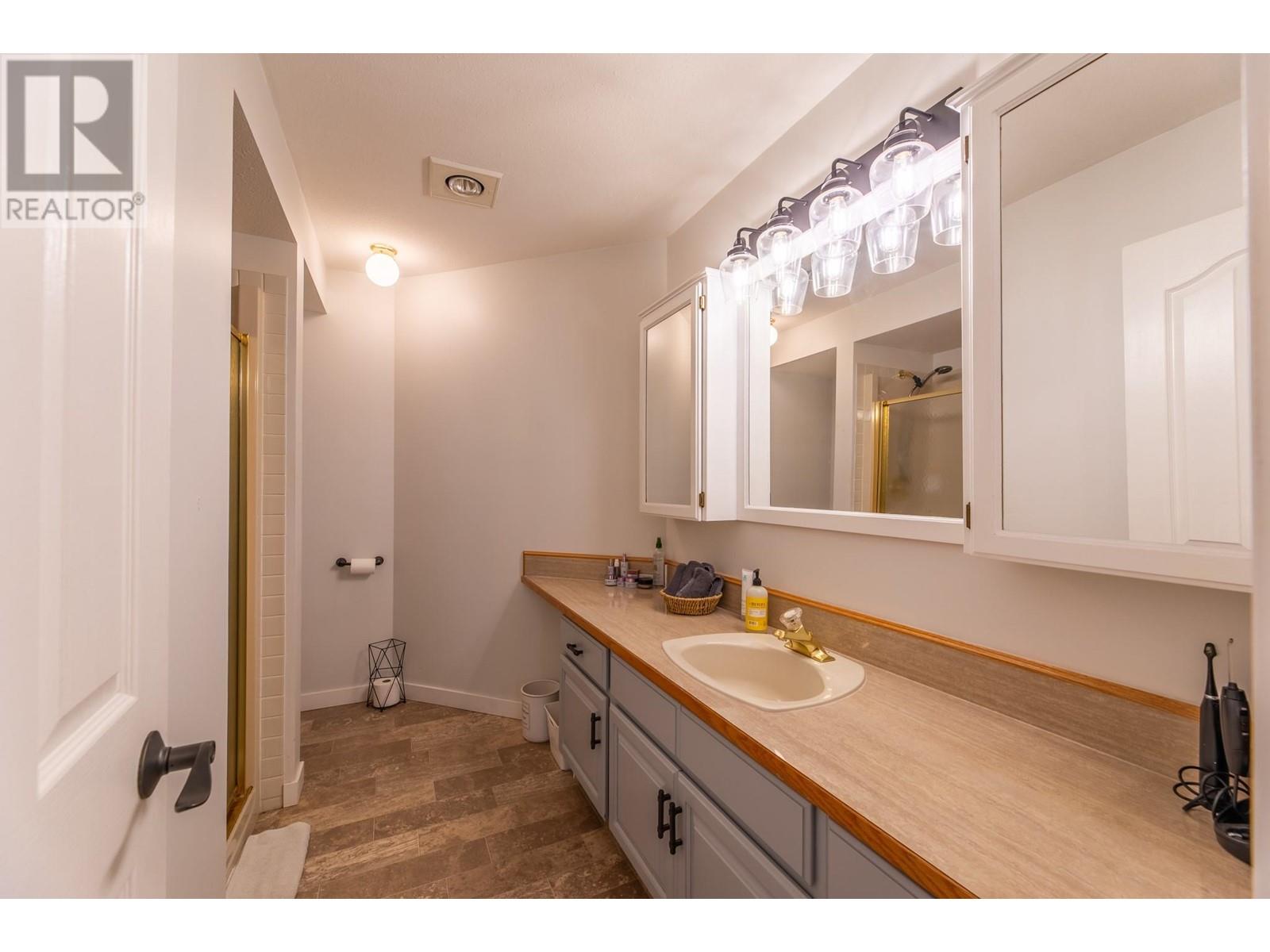 143 805 Comox Street, Penticton