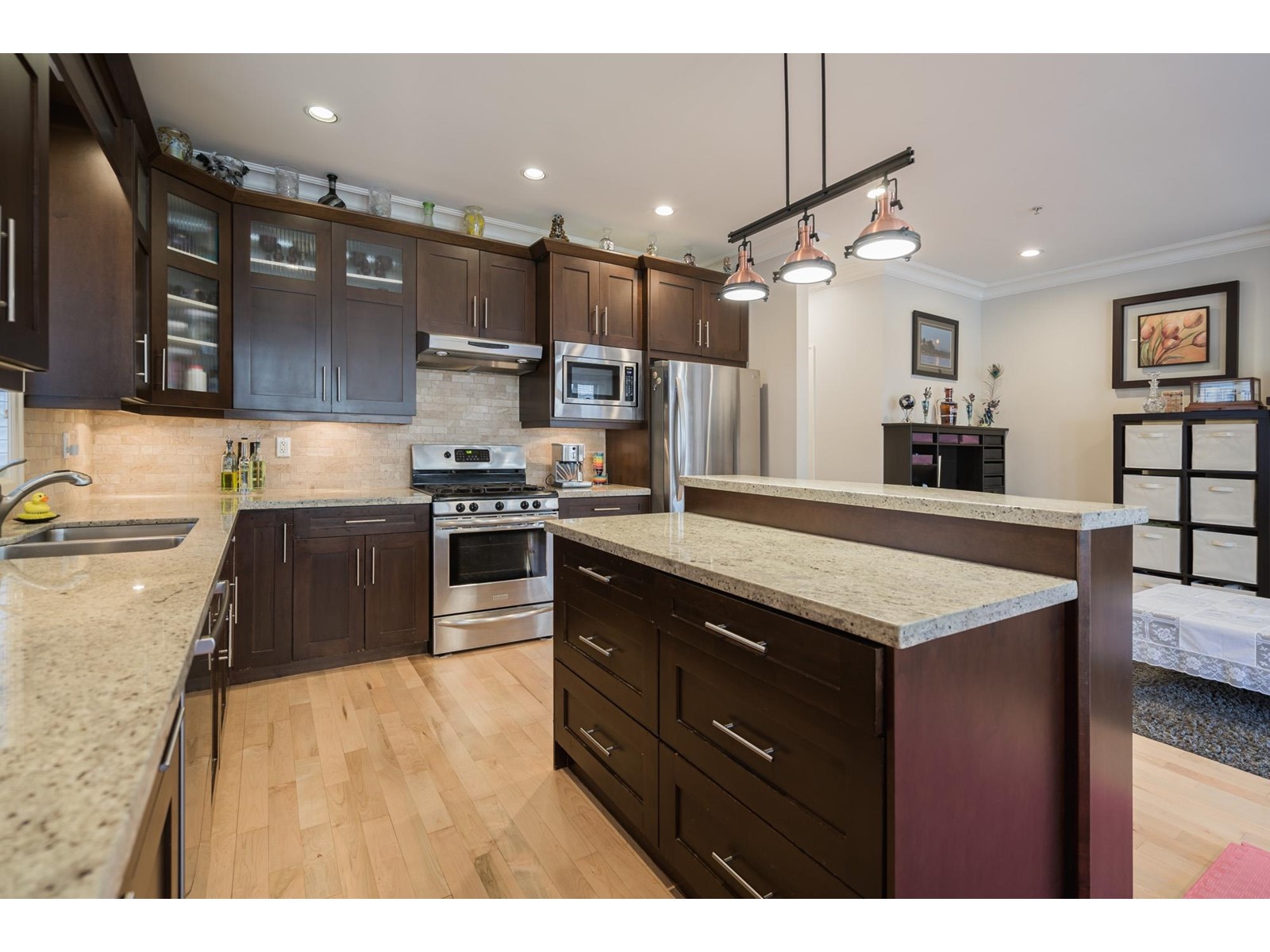 15589 THRIFT AVENUE, White Rock real estate listing R2978841
