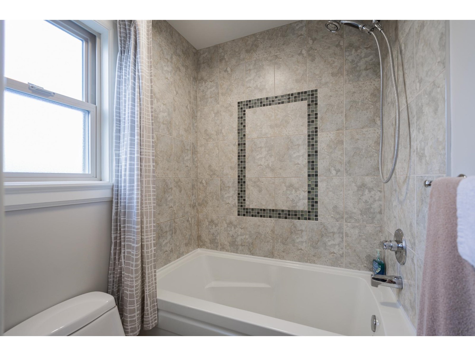 15589 THRIFT AVENUE, White Rock real estate listing R2978841