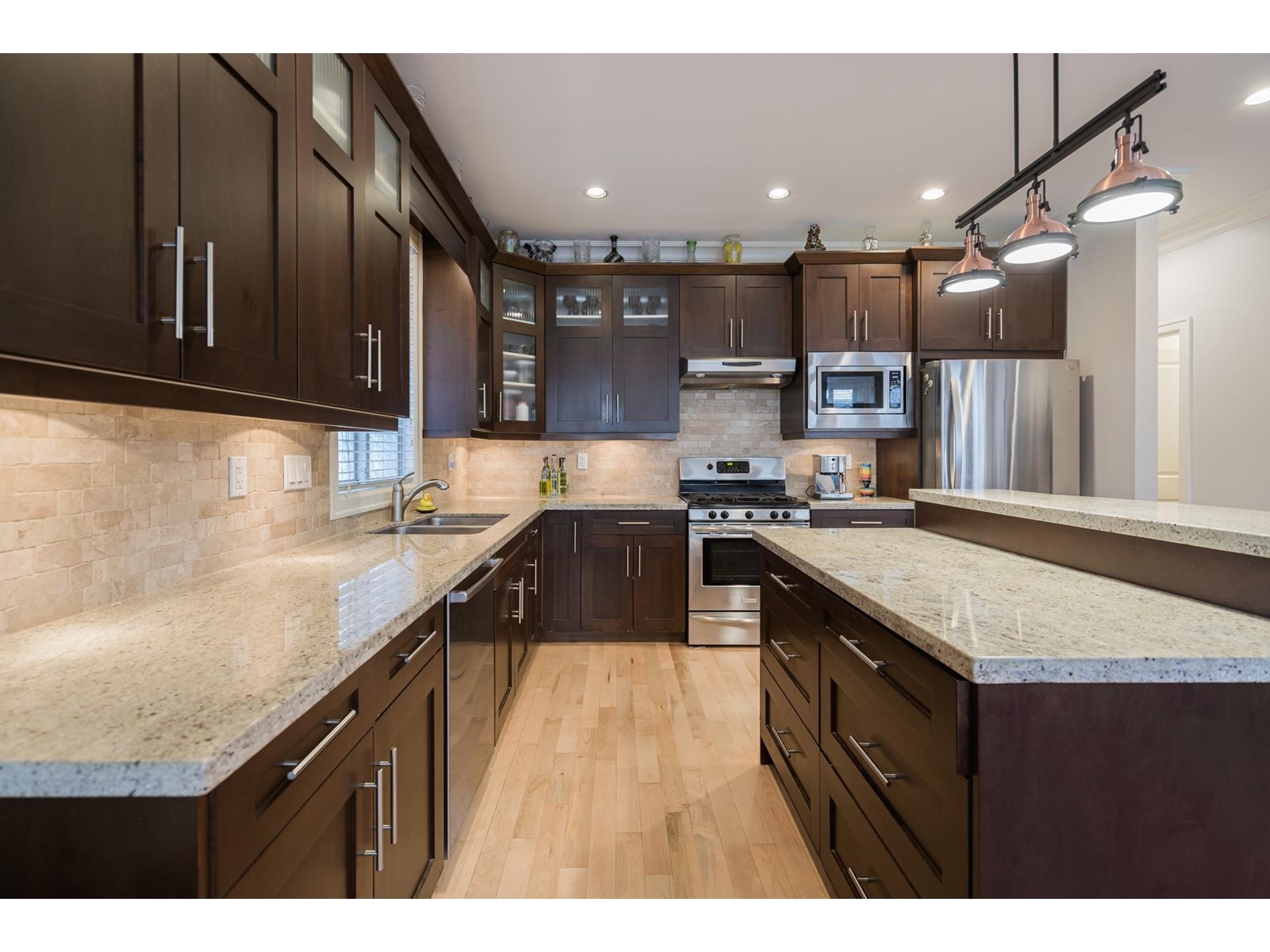15589 THRIFT AVENUE, White Rock real estate listing R2978841