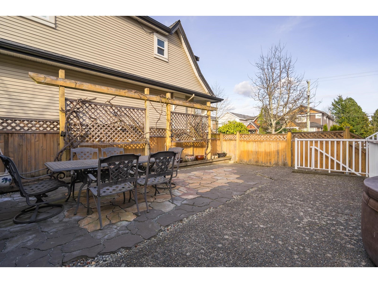 15589 THRIFT AVENUE, White Rock real estate listing R2978841