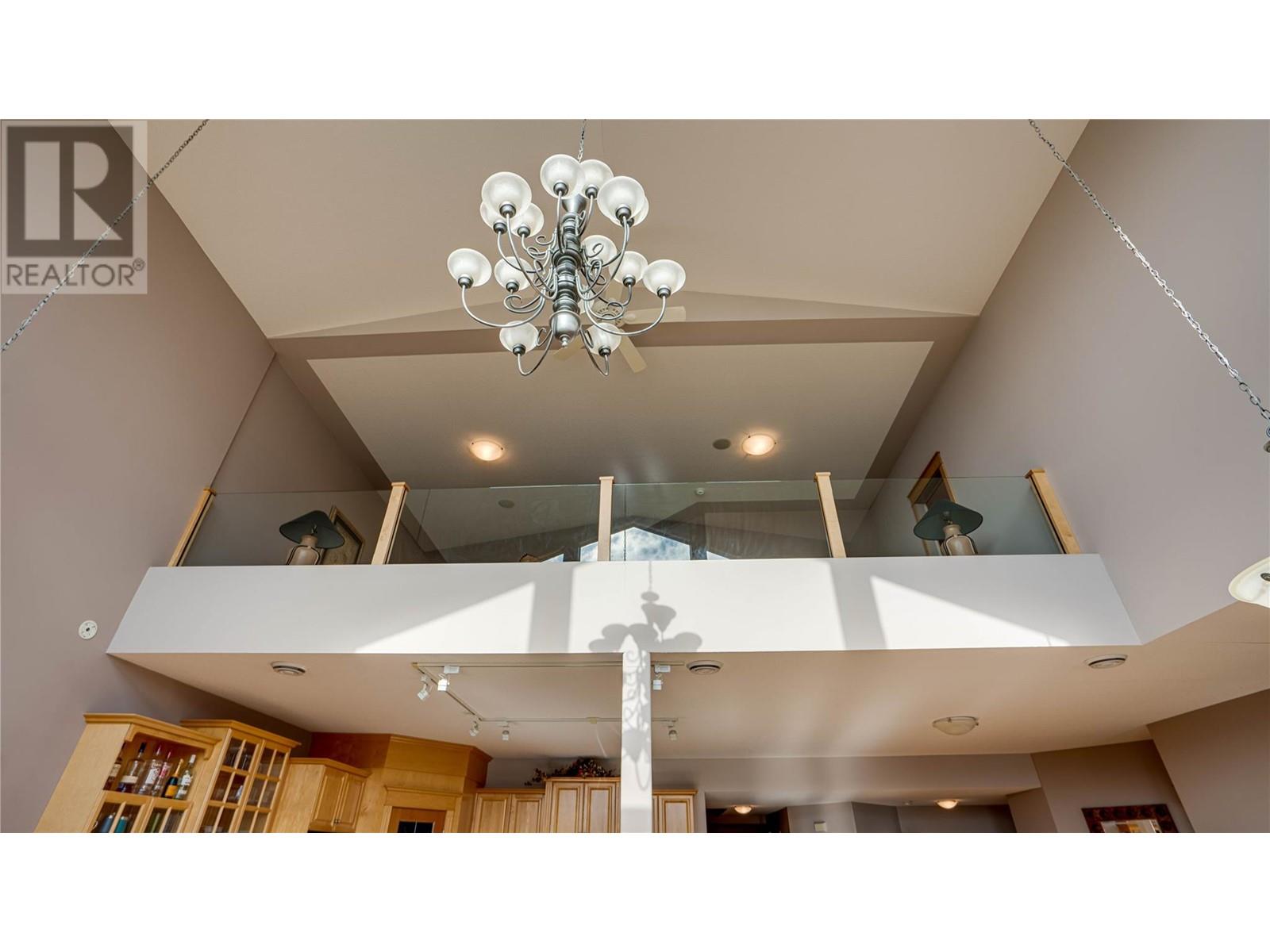 3473 Lakeview Place Unit# 203, Enderby