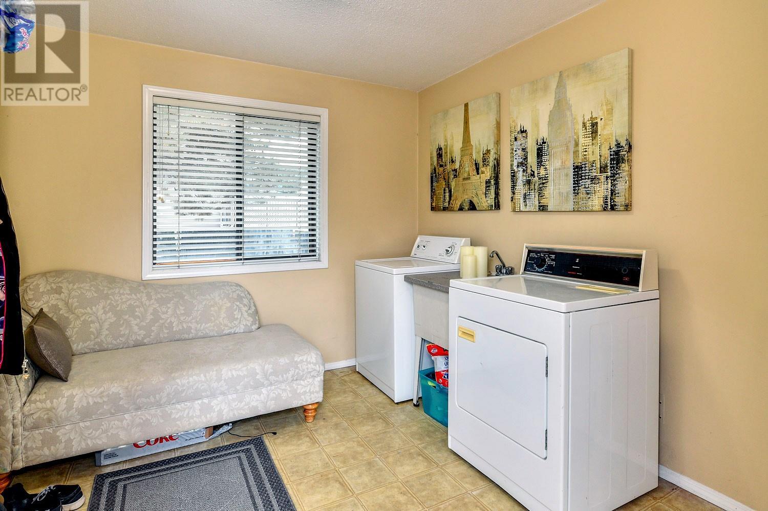  795 Elliot Avenue, Kelowna