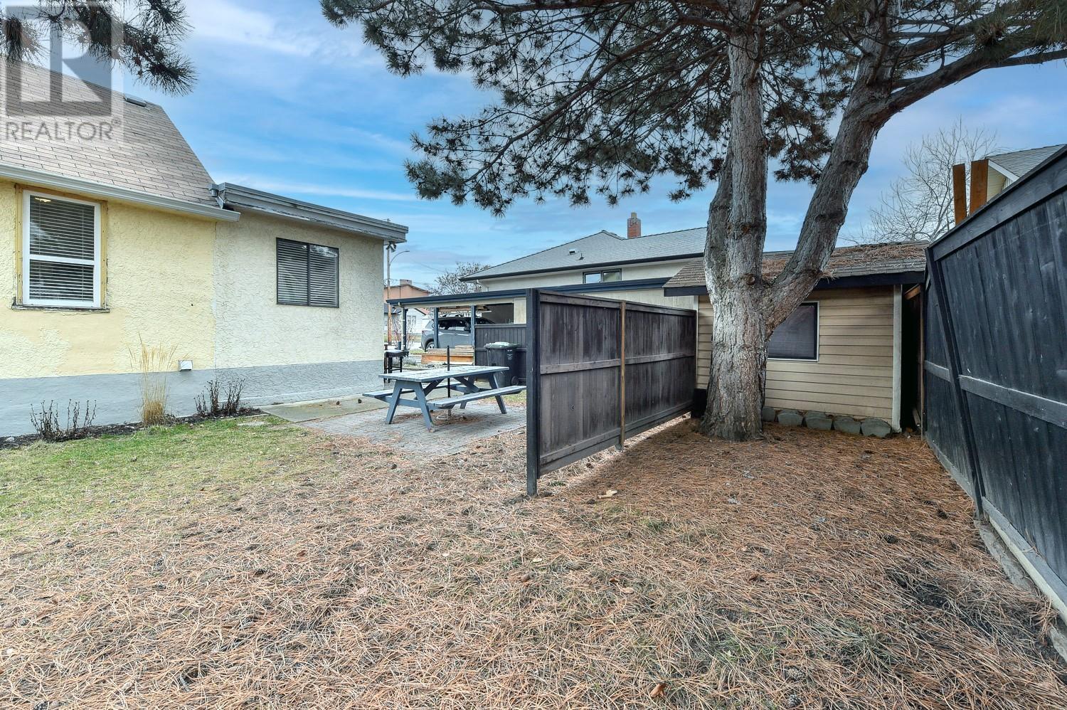  795 Elliot Avenue, Kelowna