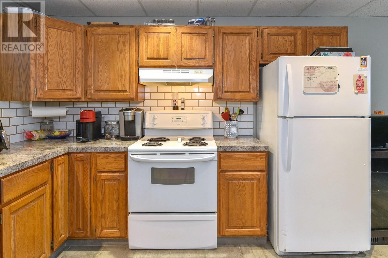  795 Elliot Avenue, Kelowna