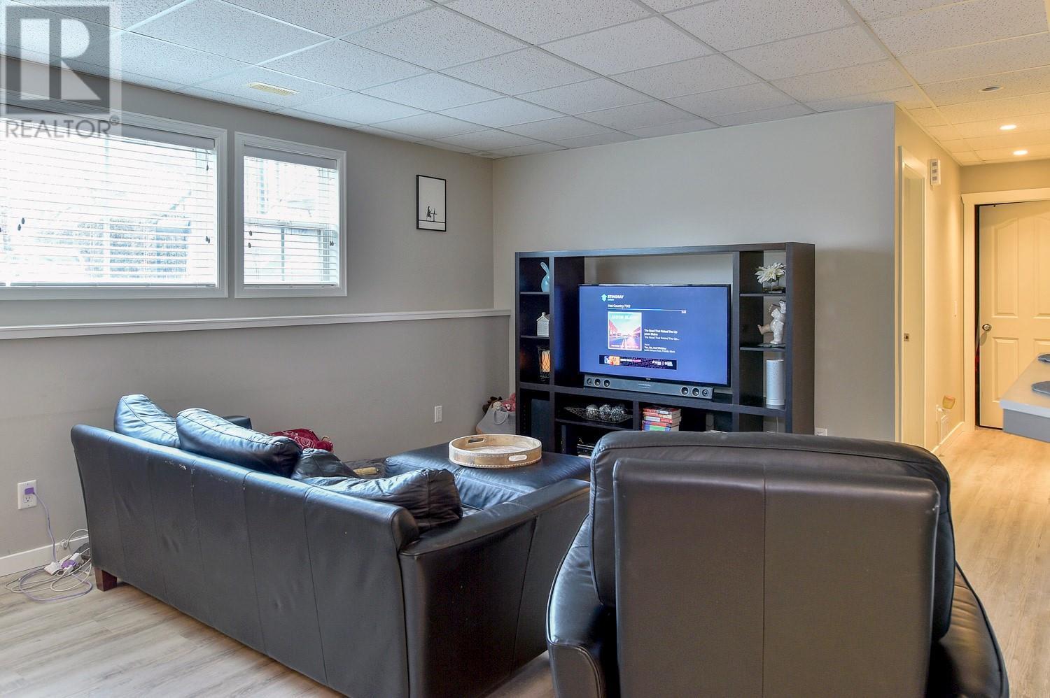  795 Elliot Avenue, Kelowna