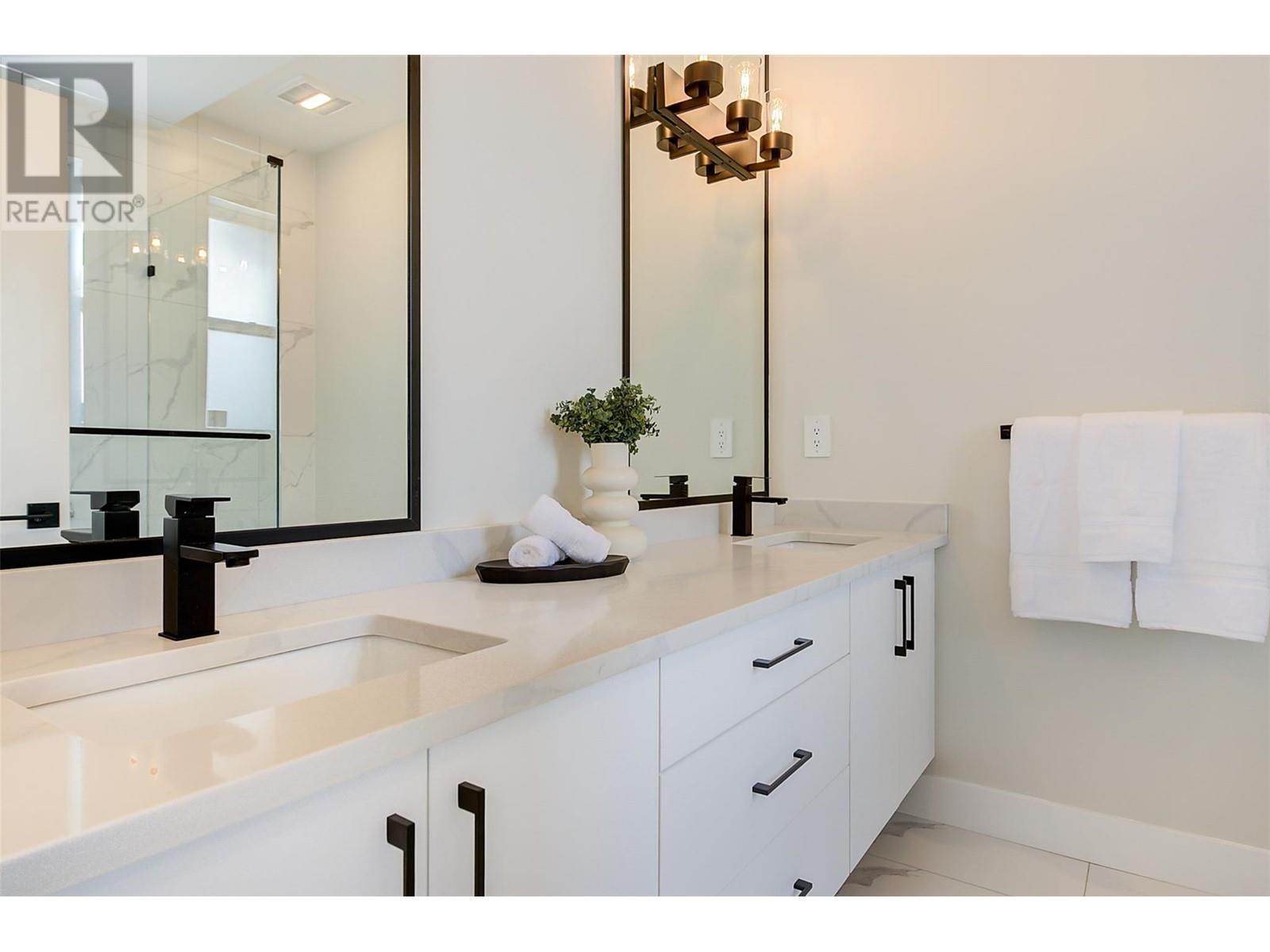  2169 Aberdeen Street, Kelowna