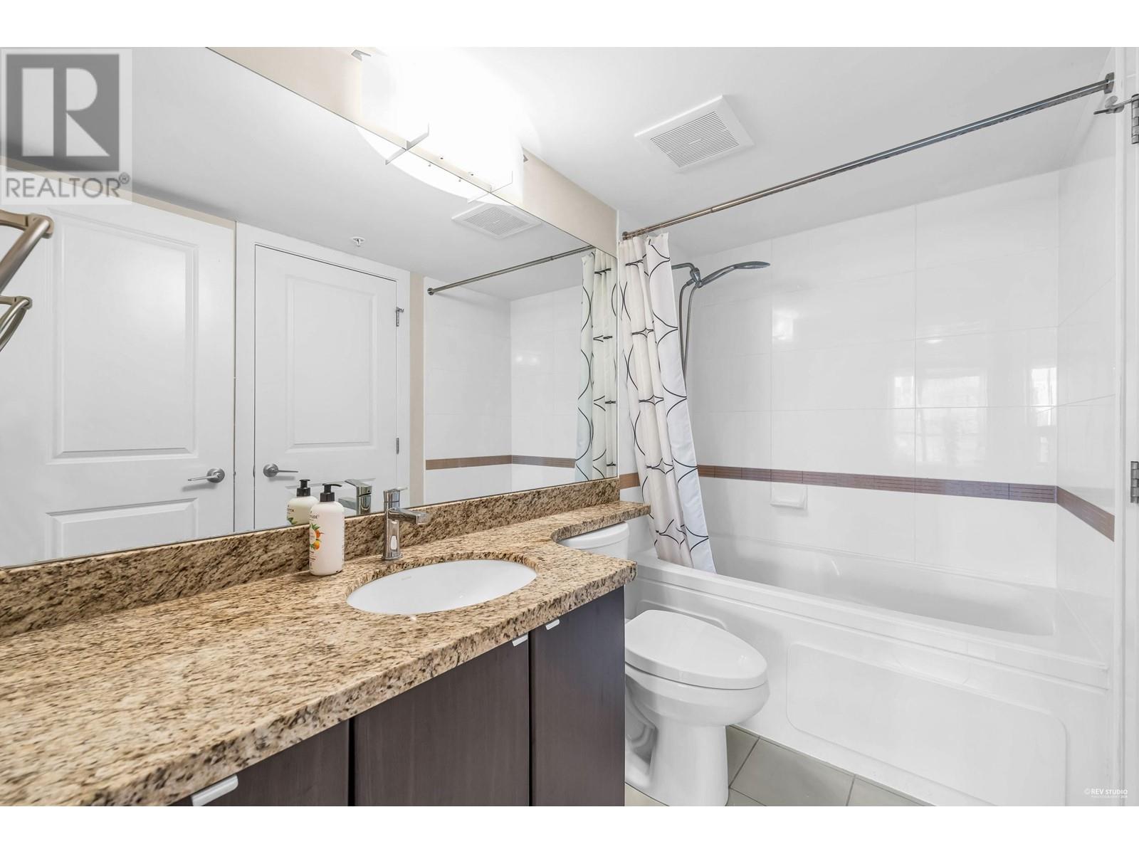 Photo 16 of 903 6068 No 3 Road, Richmond BC
