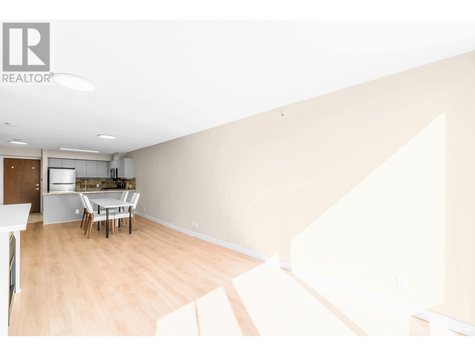 Photo 18 of 903 6068 No 3 Road, Richmond BC