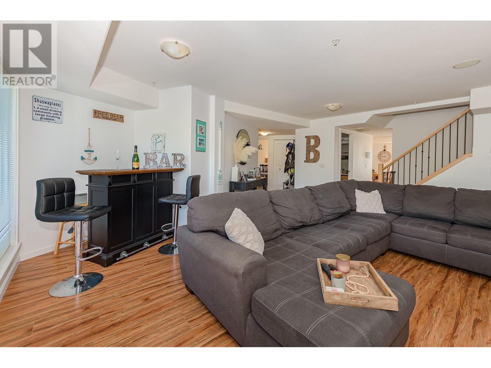 19 1130 Riverside Avenue, Sicamous