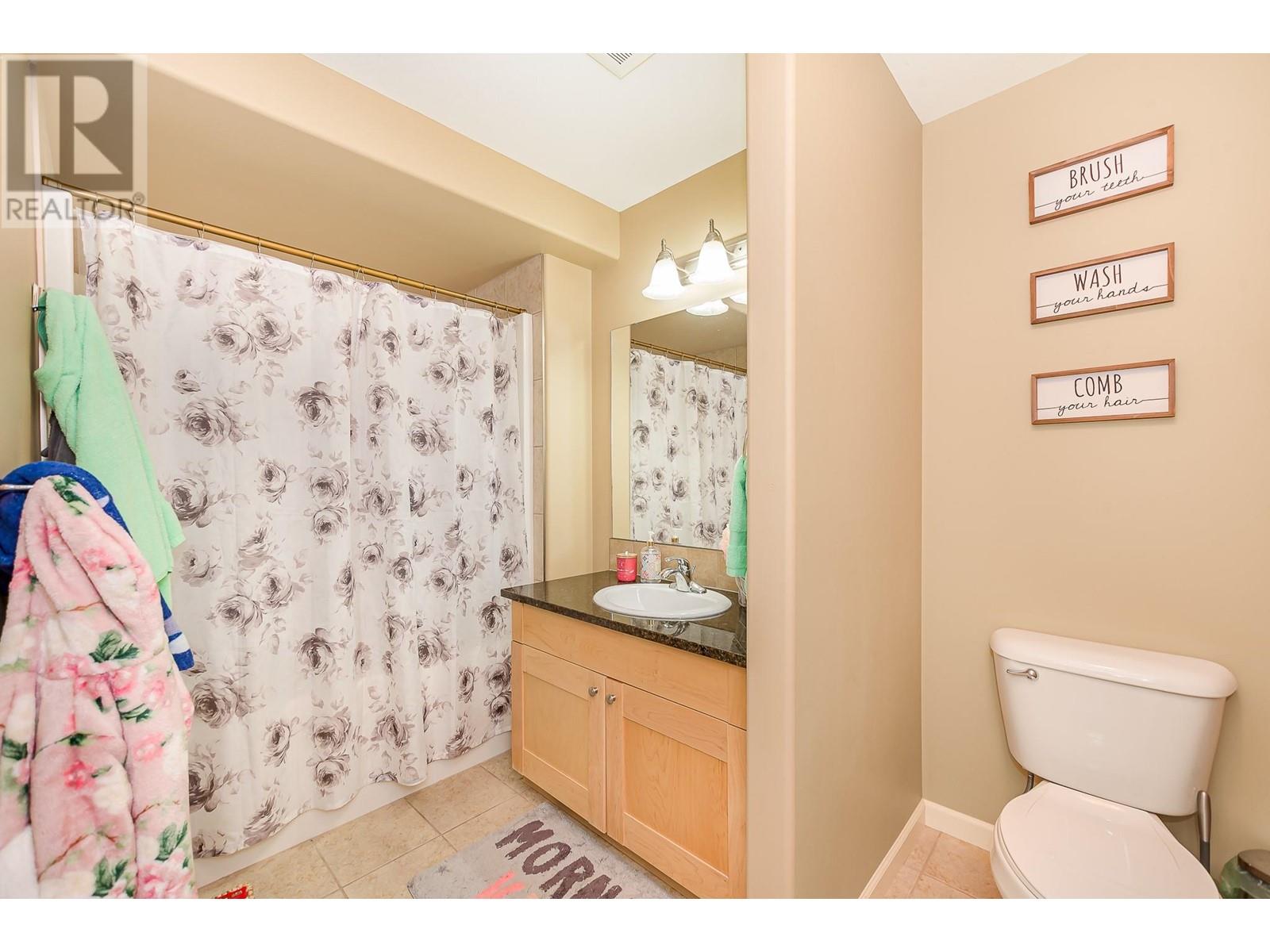 19 1130 Riverside Avenue, Sicamous