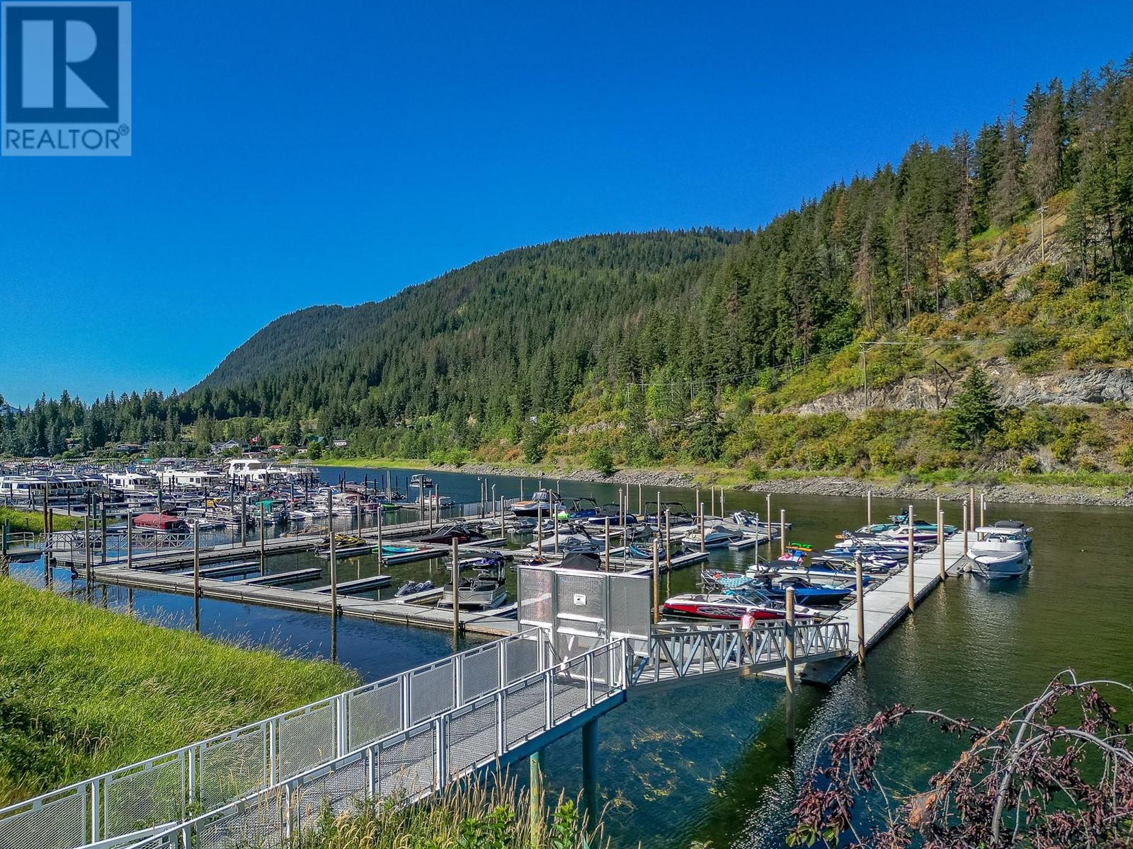 19 1130 Riverside Avenue, Sicamous