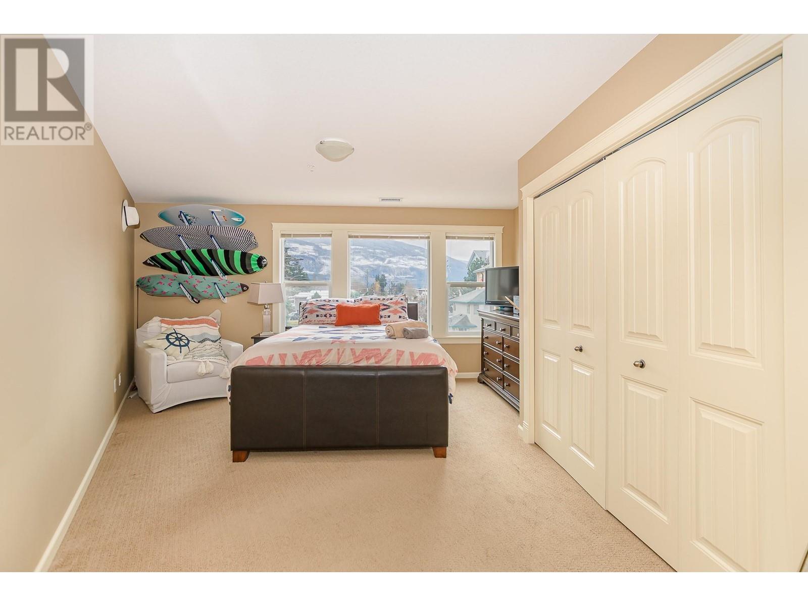 19 1130 Riverside Avenue, Sicamous