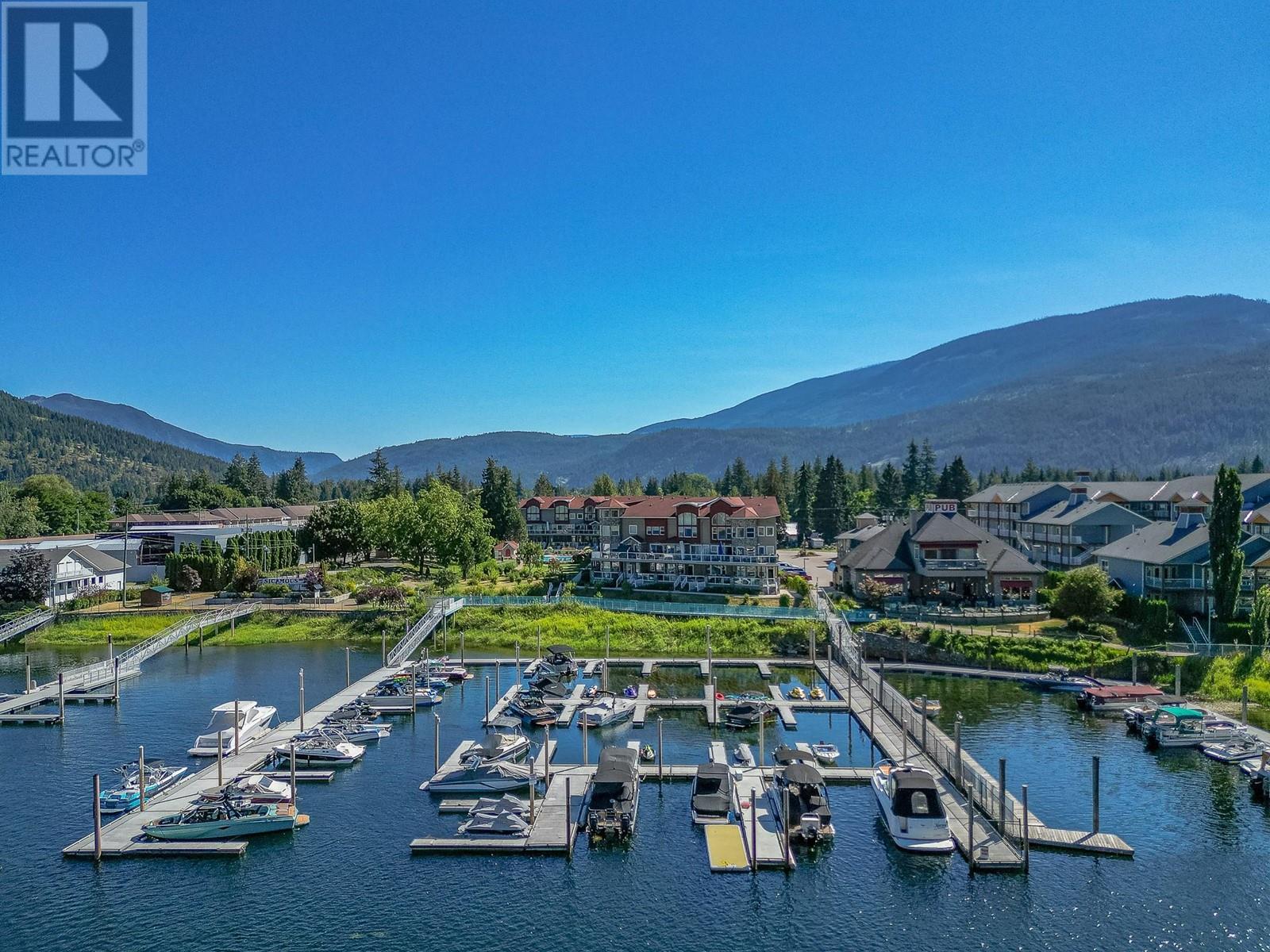 19 1130 Riverside Avenue, Sicamous