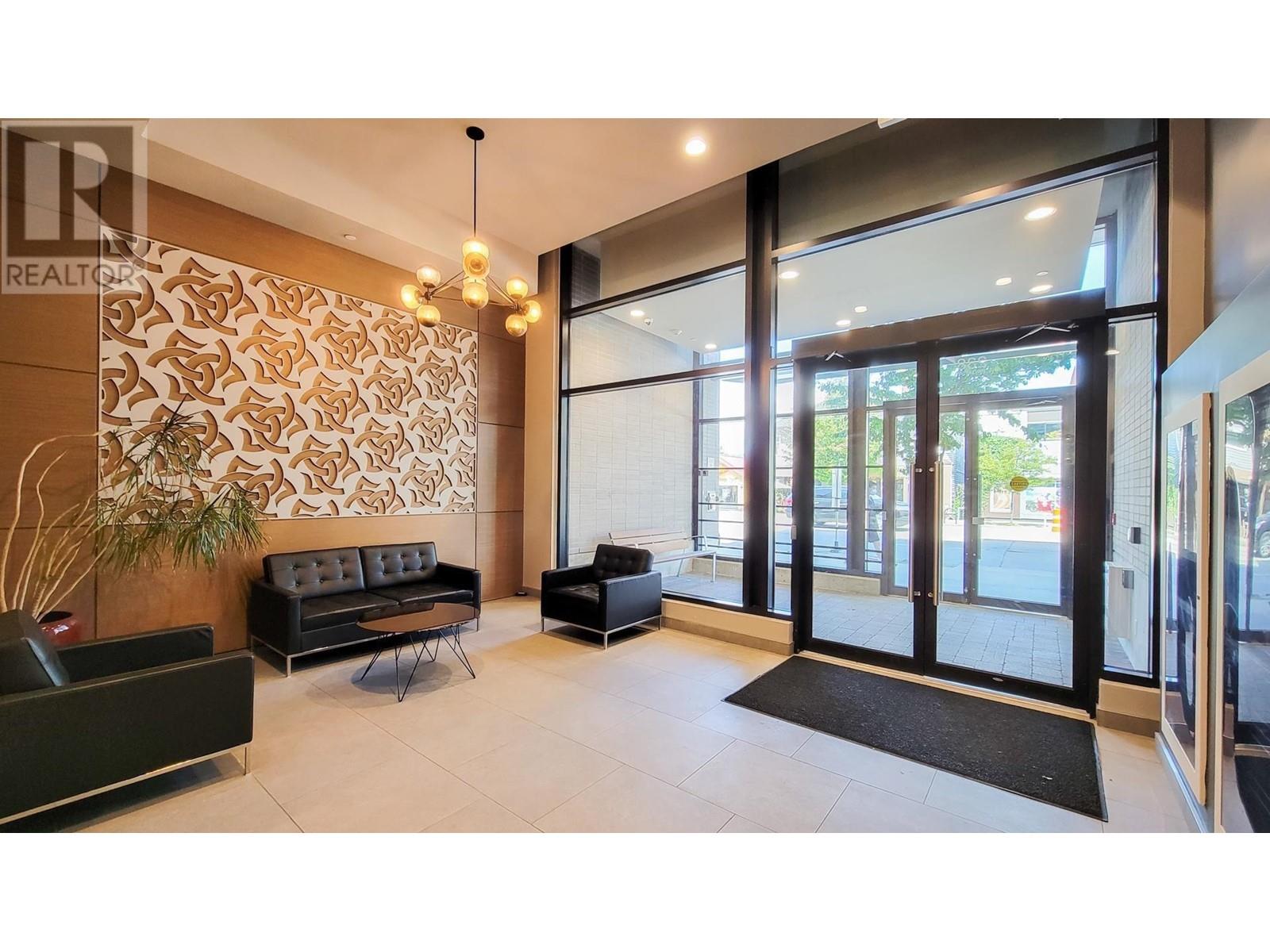Photo 2 of 802 238 W Broadway, Vancouver BC