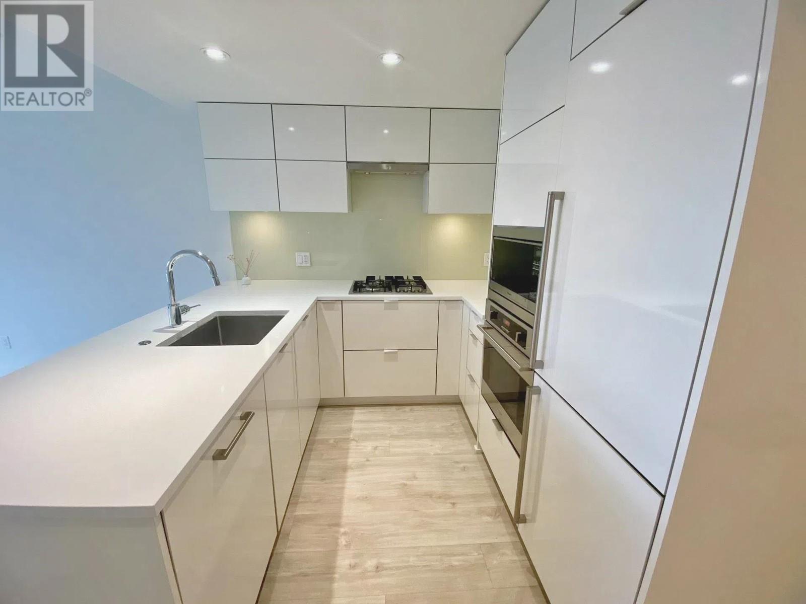 Photo 3 of 802 238 W Broadway, Vancouver BC