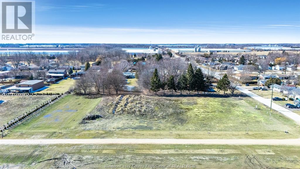 Photo 10 of 1641 Road 2 East, Kingsville ON