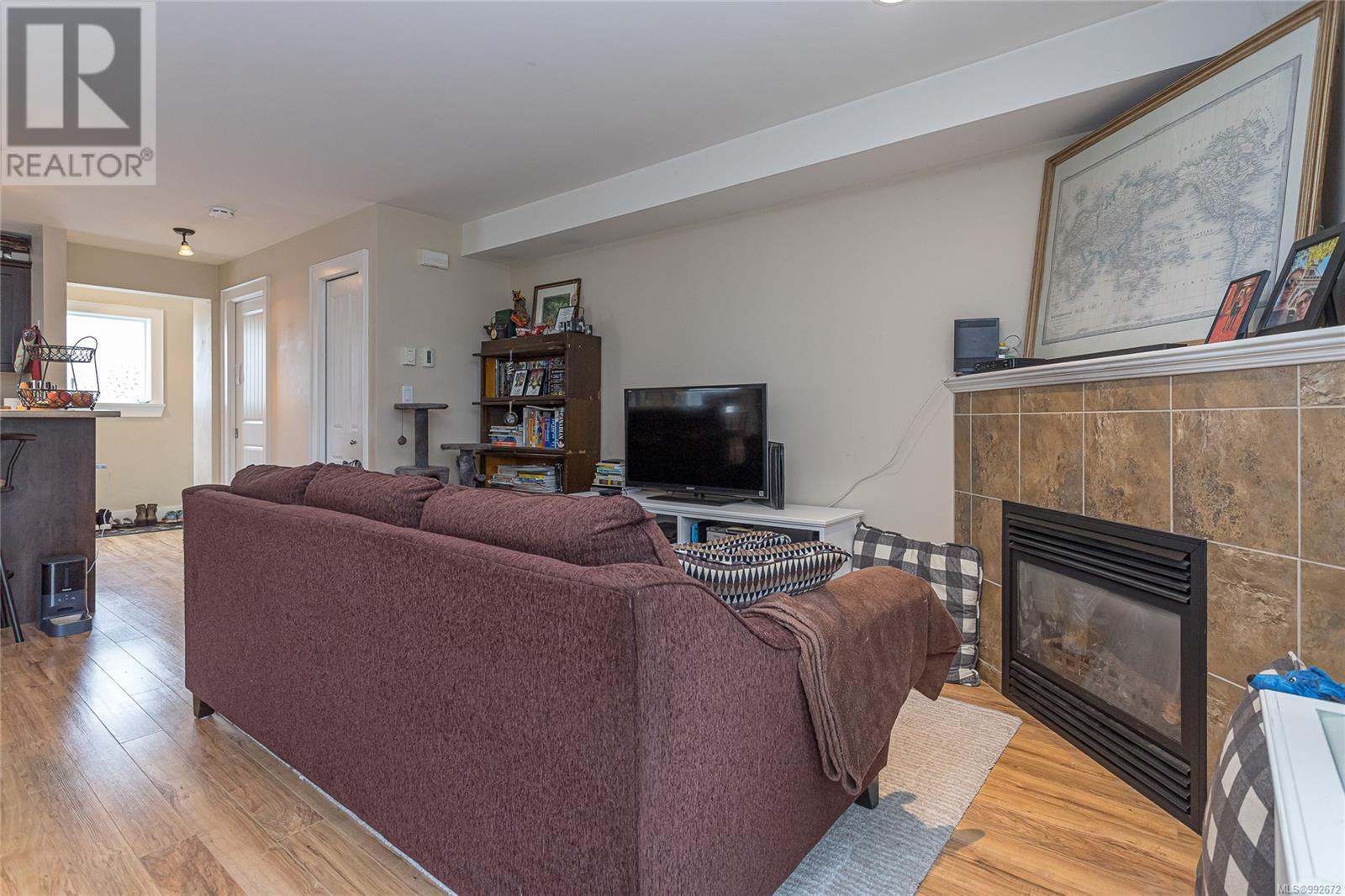 Photo 6 of 1044 Hillside Ave, Victoria BC