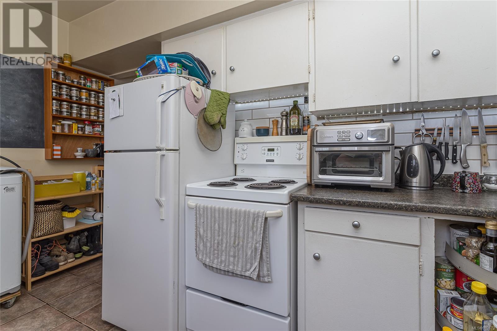 Photo 42 of 1044 Hillside Ave, Victoria BC