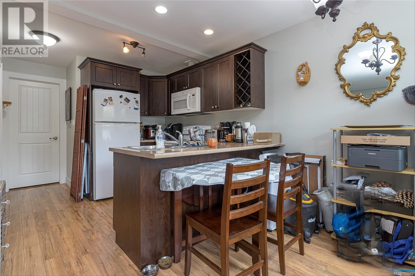 Photo 22 of 1044 Hillside Ave, Victoria BC