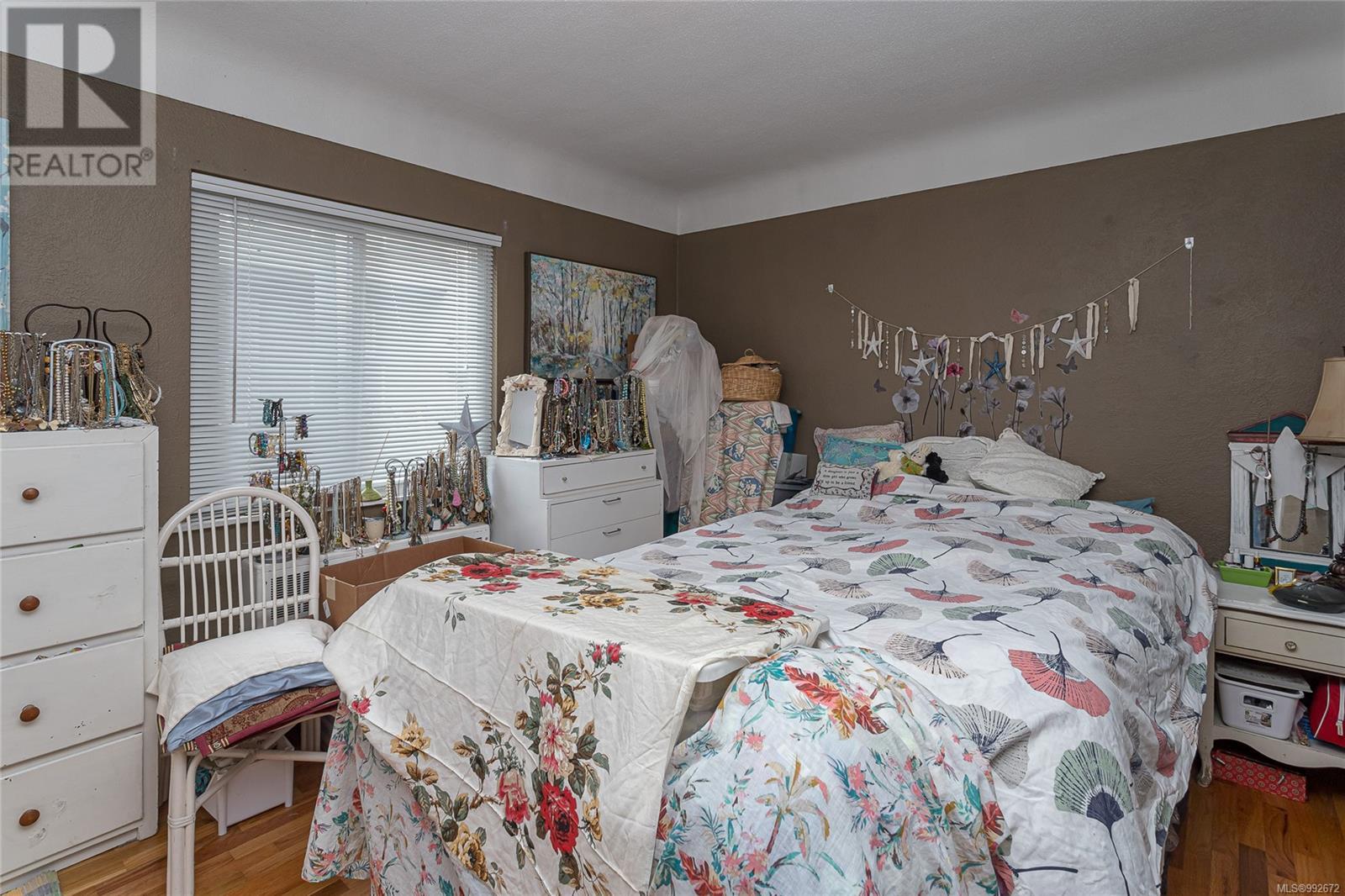 Photo 37 of 1044 Hillside Ave, Victoria BC