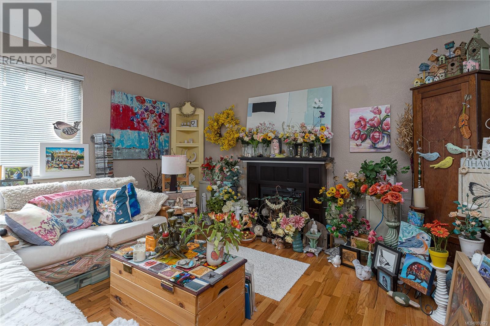 Photo 33 of 1044 Hillside Ave, Victoria BC