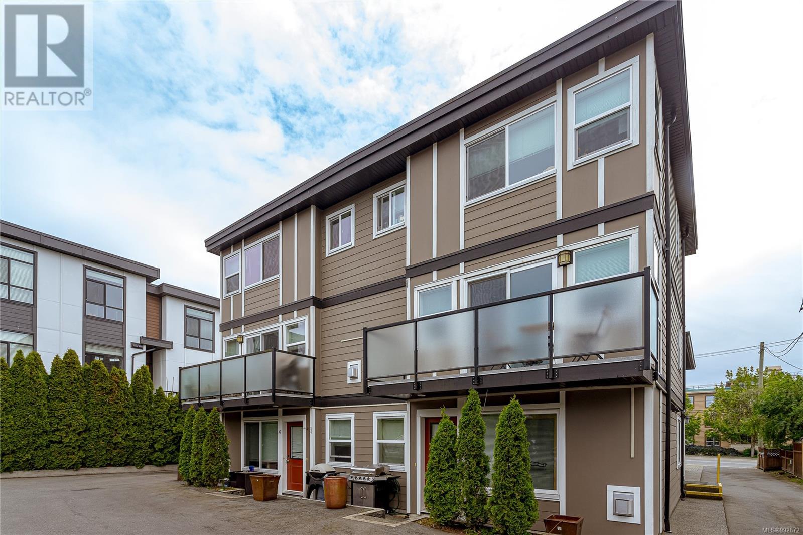 Photo 65 of 1044 Hillside Ave, Victoria BC