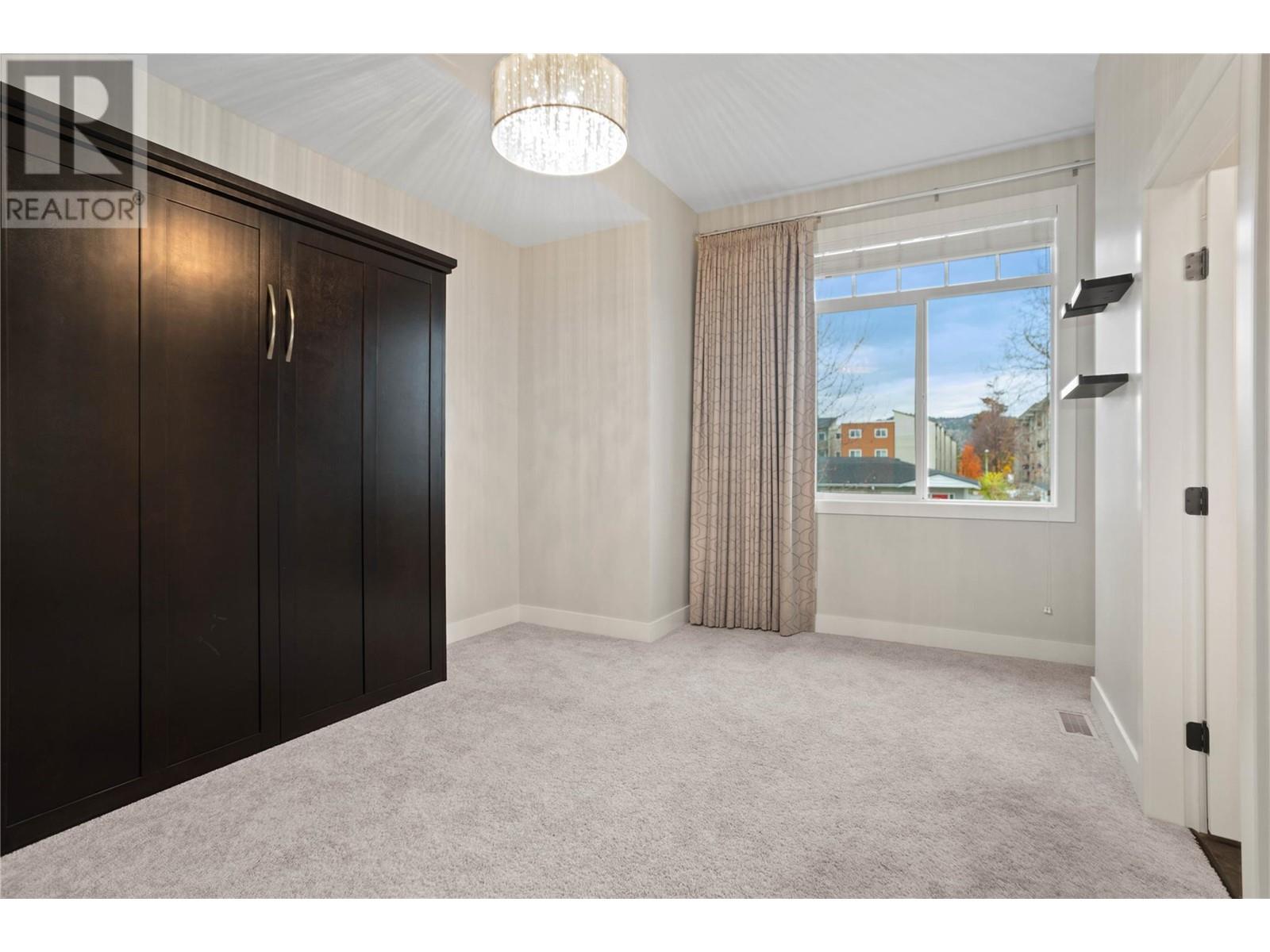  987 Laurier Avenue, Kelowna