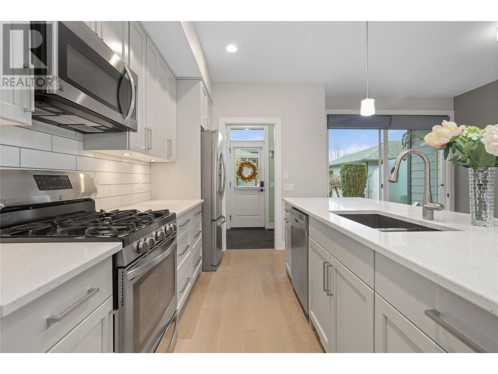  987 Laurier Avenue, Kelowna