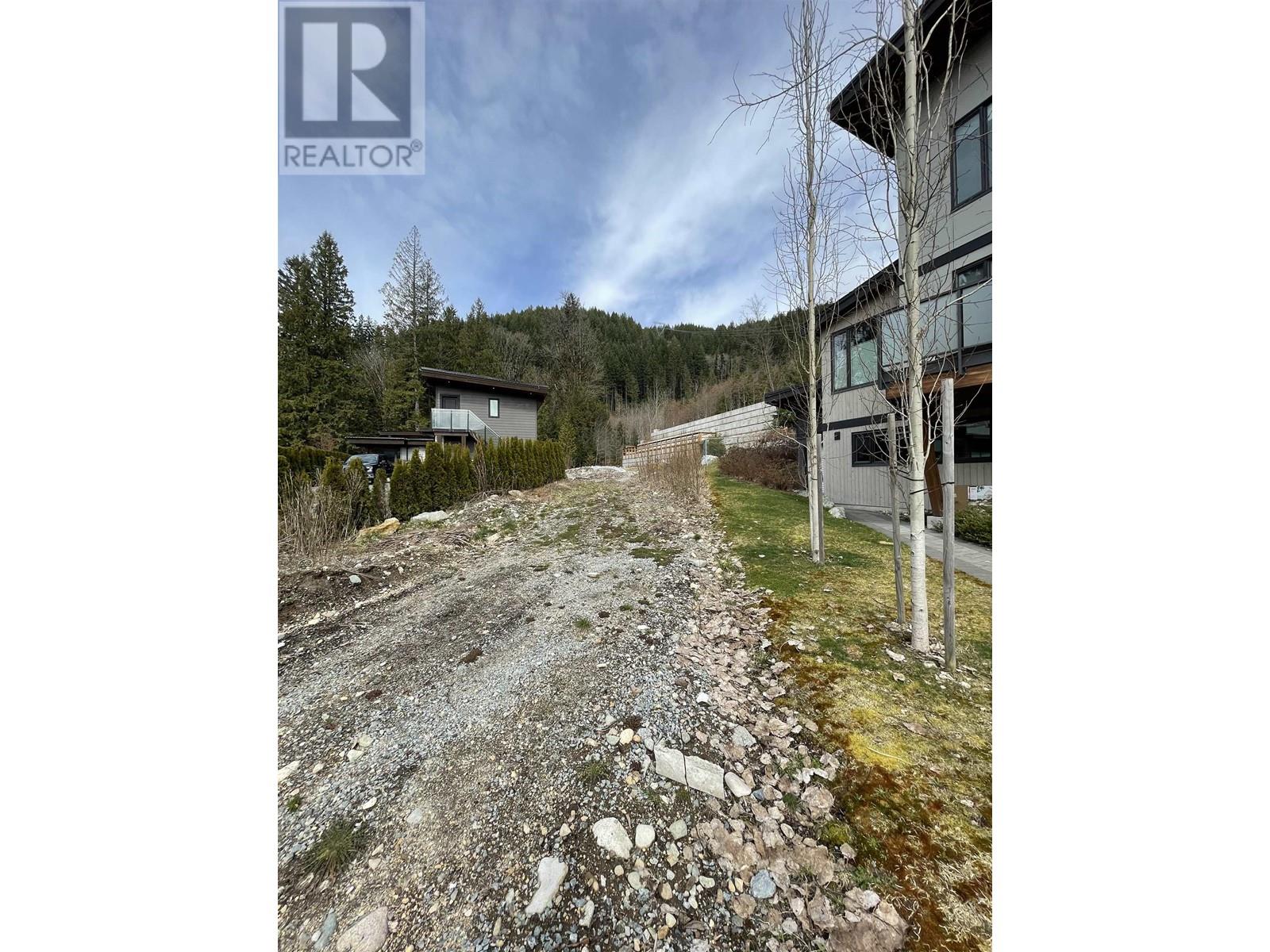 3355 DESCARTES PLACE, Squamish