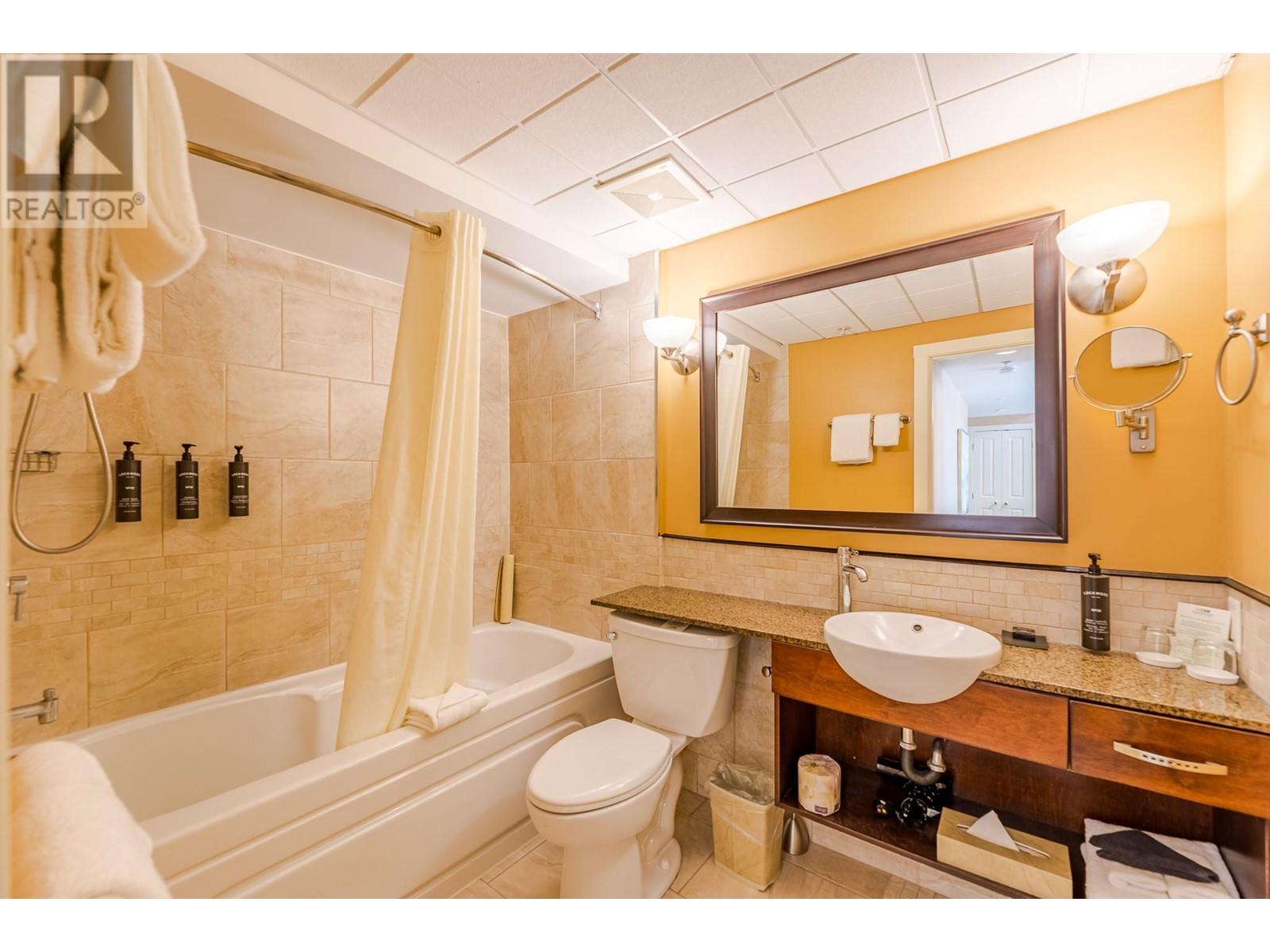 629 12811 LAKESHORE Drive South, Summerland