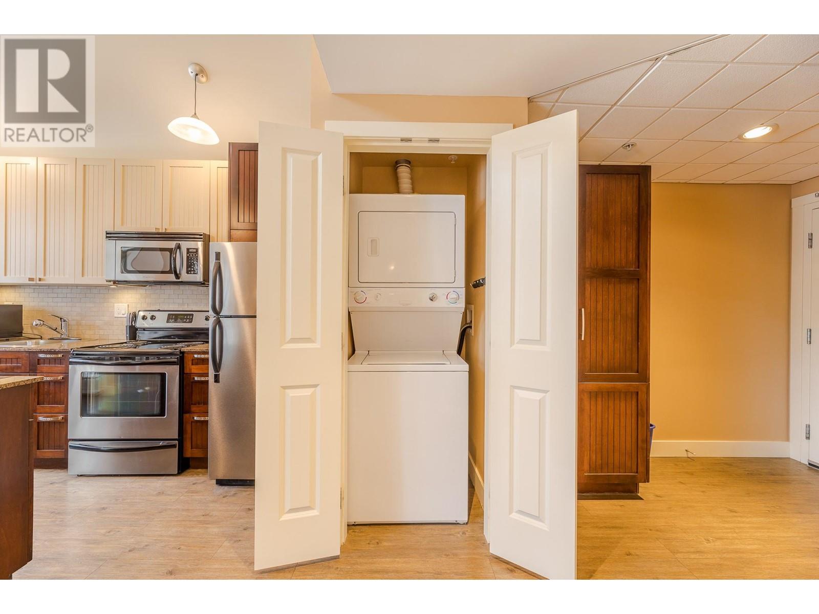 629 12811 LAKESHORE Drive South, Summerland