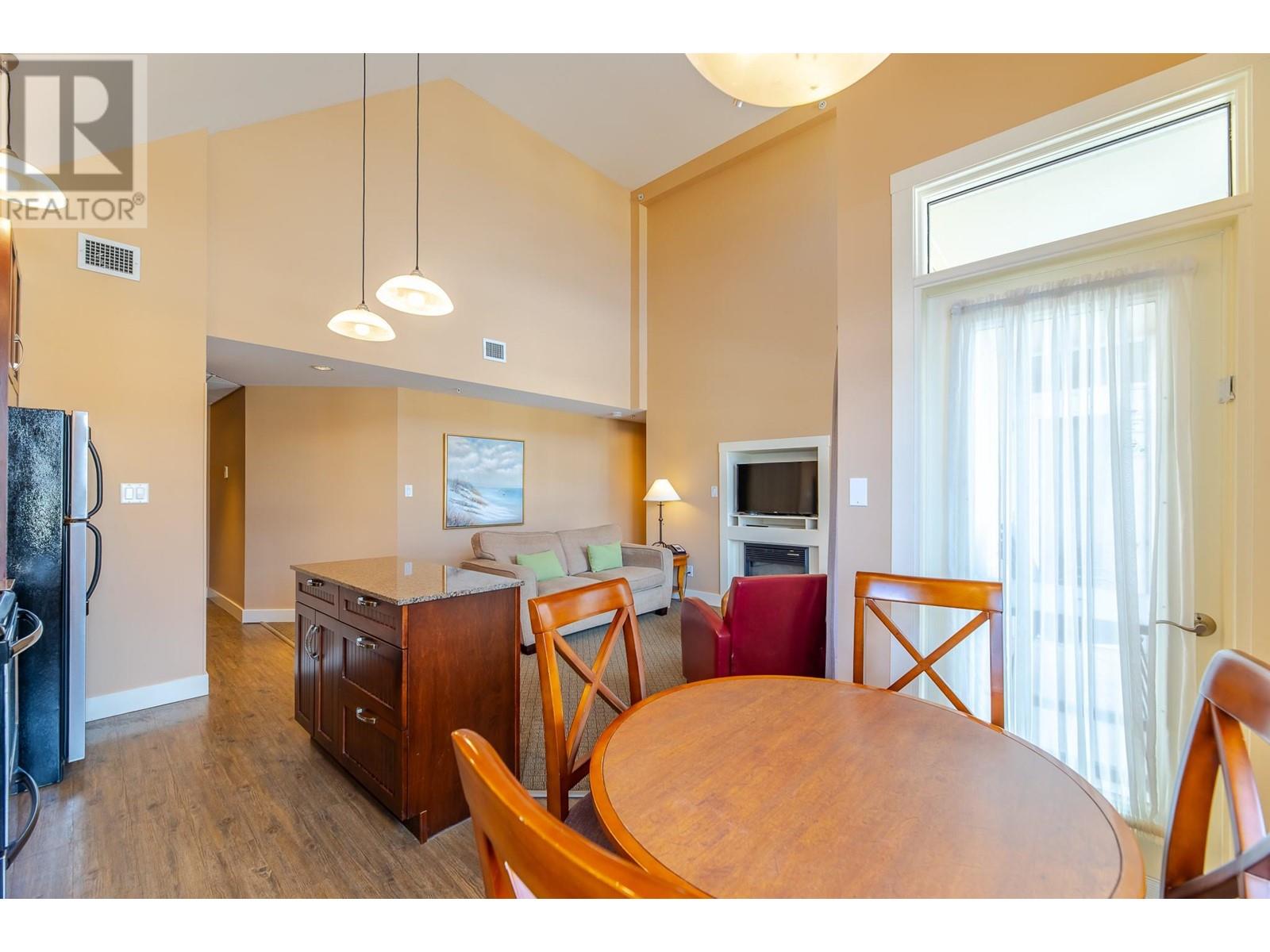 629 12811 LAKESHORE Drive South, Summerland