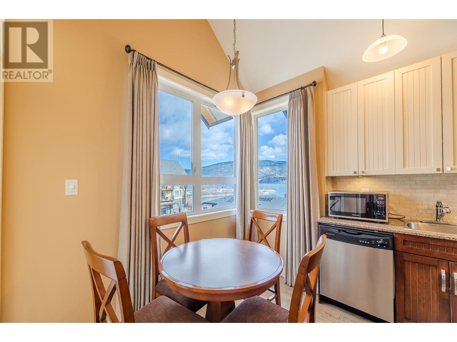 629 12811 LAKESHORE Drive South, Summerland