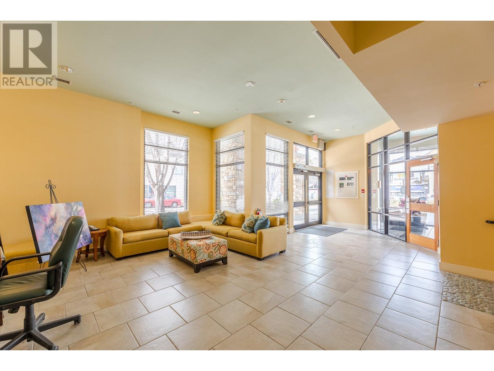 629 12811 LAKESHORE Drive South, Summerland