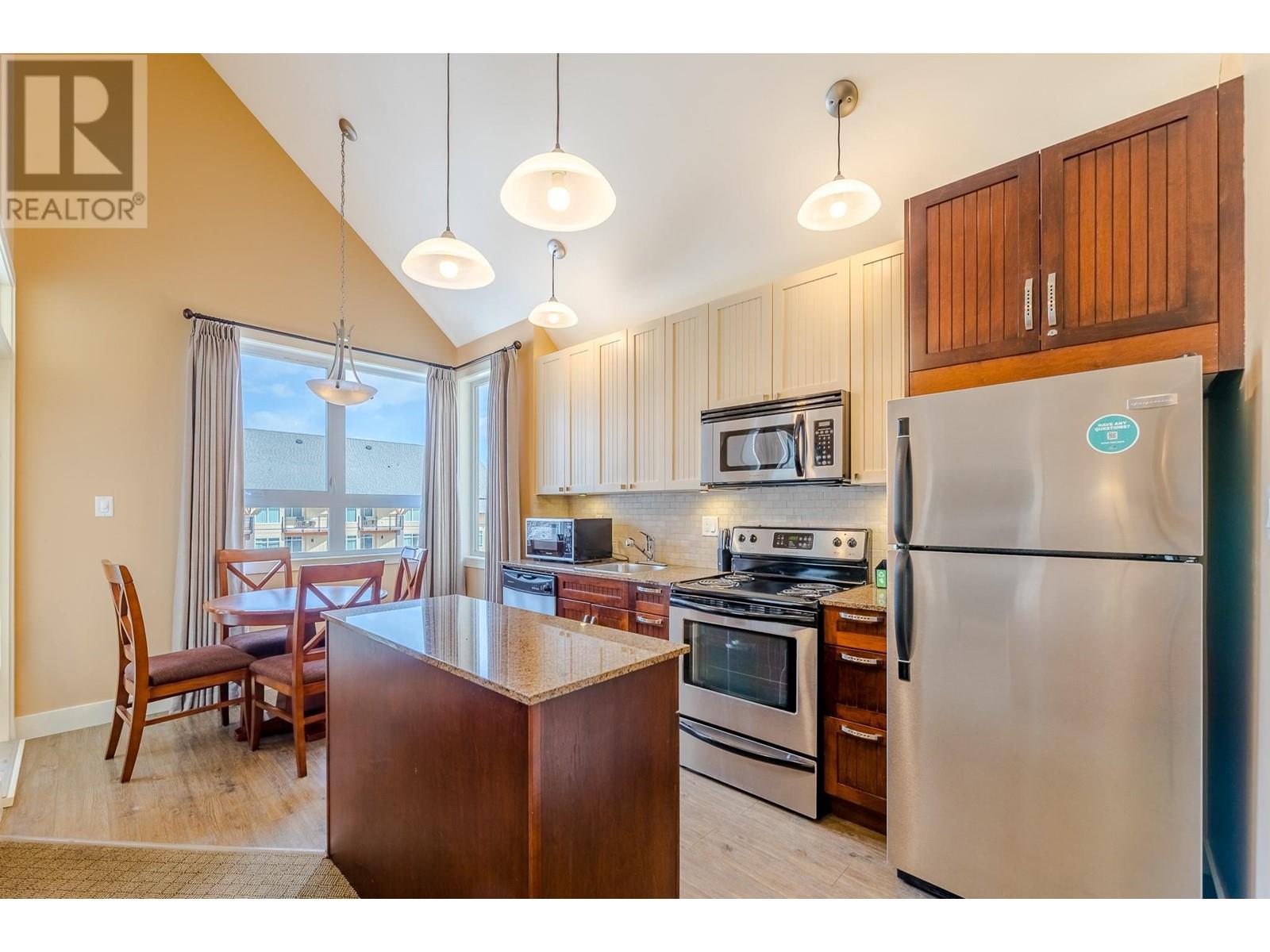 629 12811 LAKESHORE Drive South, Summerland