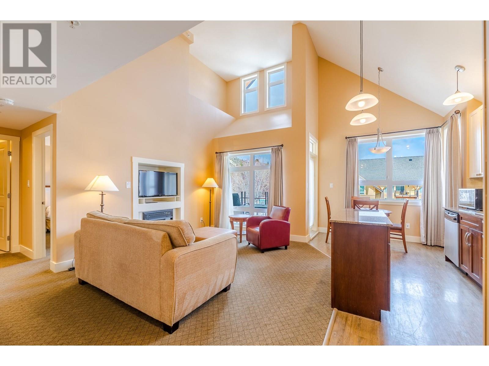 629 12811 LAKESHORE Drive South, Summerland