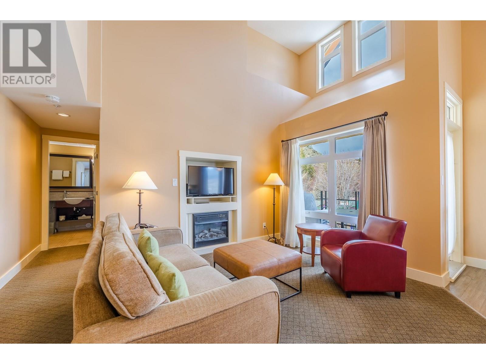 629 12811 LAKESHORE Drive South, Summerland