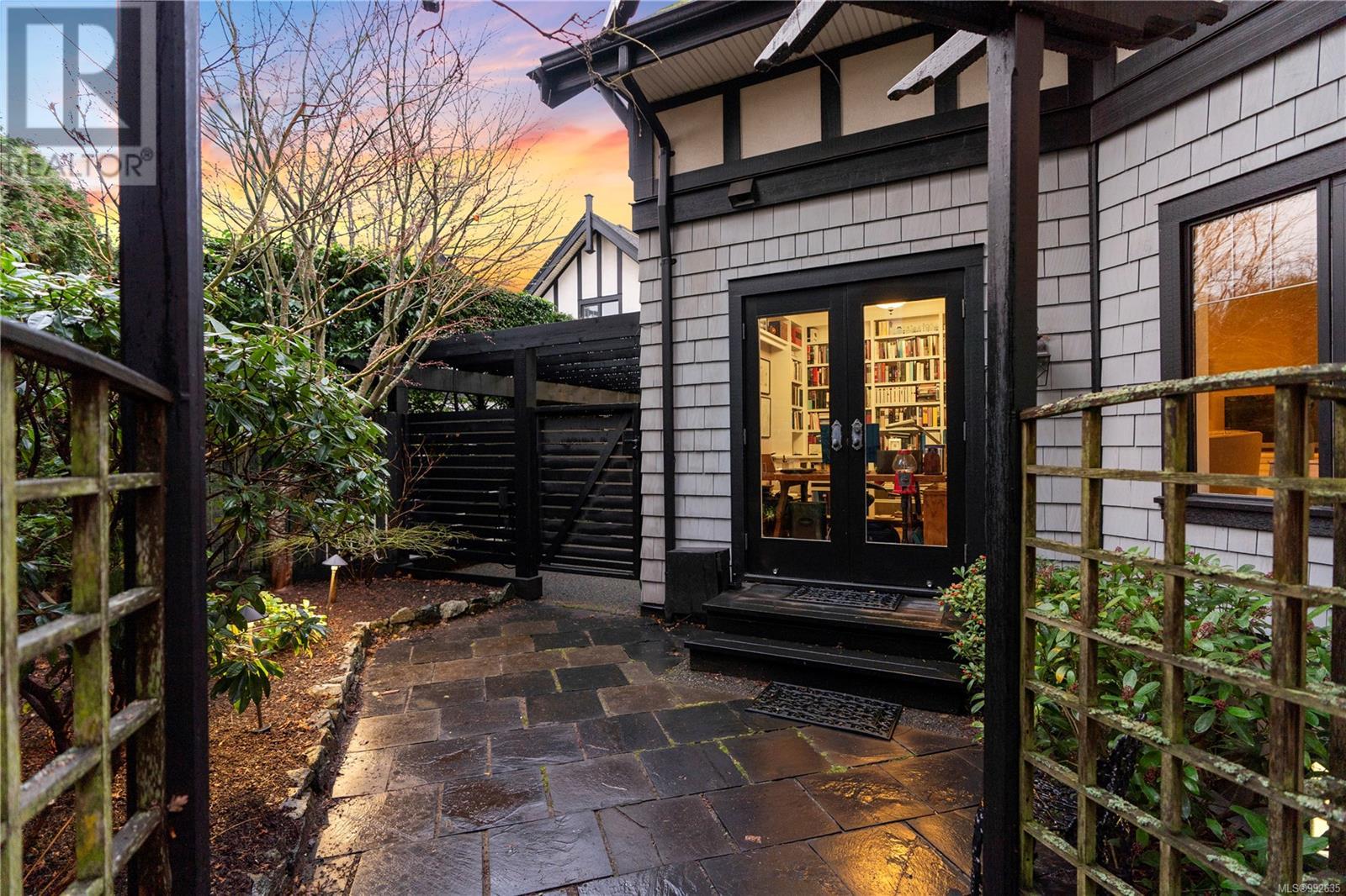 Single Family House Character for Sale in   Pemberton Rd Victoria 